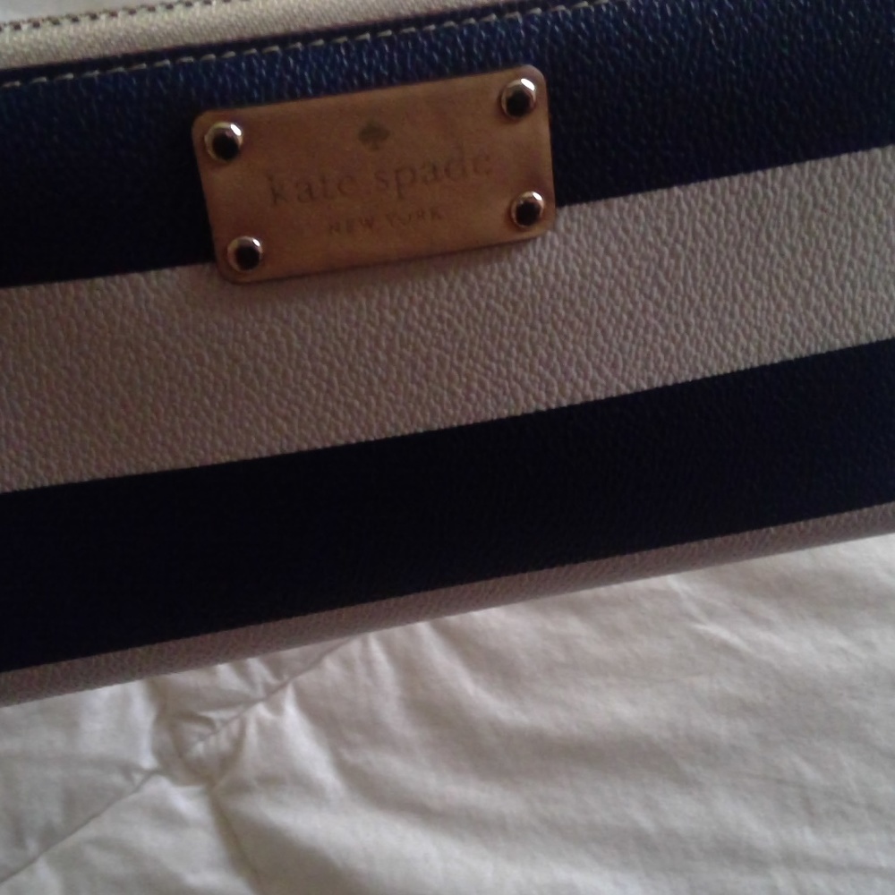 Kate Spade Wallet - Picture 2 of 5